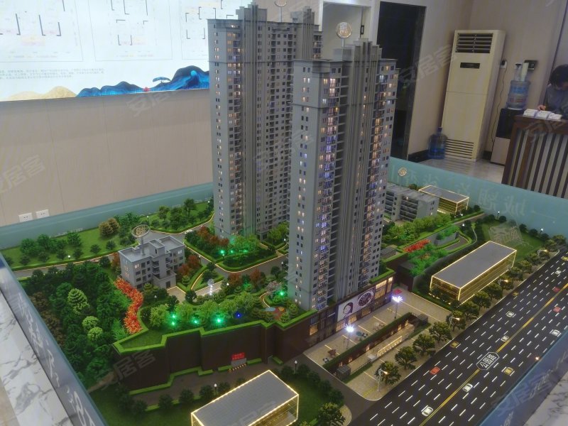香山苑二期,公园路国药东风总医院门诊部正对面-十堰