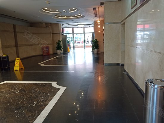 半岛国际商务大厦 