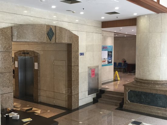 新世纪商贸中心 