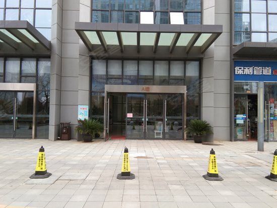 绿地中心阿尔法公馆 