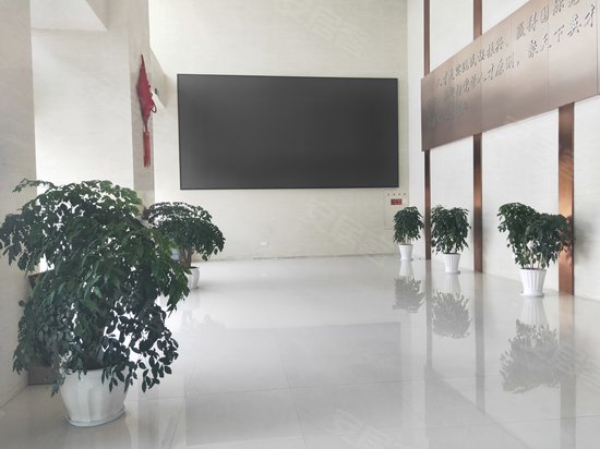 昆百大国际派办公楼 