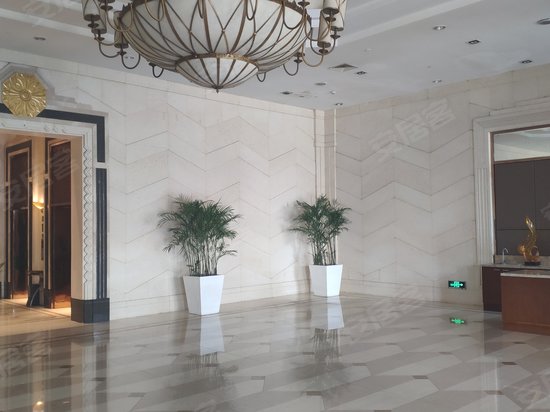 力高皇冠商务广场 