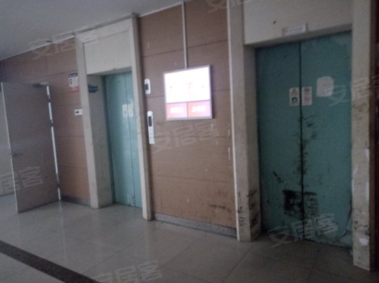 佘山新天地休闲广场(办公) 