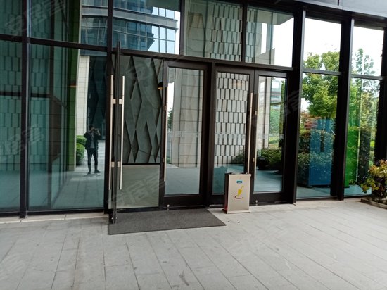 大自然虹桥中心