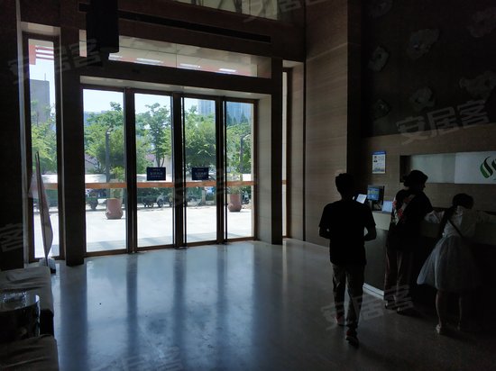 哥伦布广场公寓 