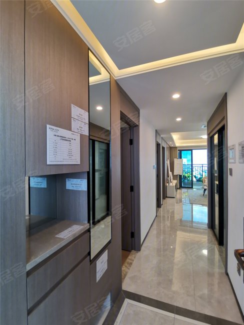 长房·云尚公馆3室2厅2卫102.59㎡南118万