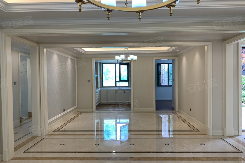 花园东路旁,r2地铁口紧邻印象城高新万达cbd,现房在售团购,济南天玺