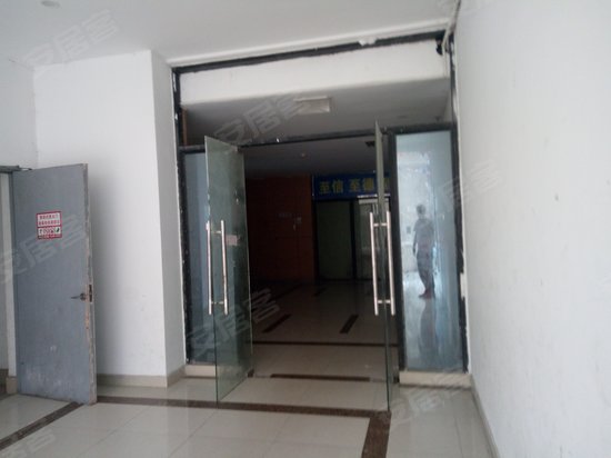 佘山新天地休闲广场(办公)