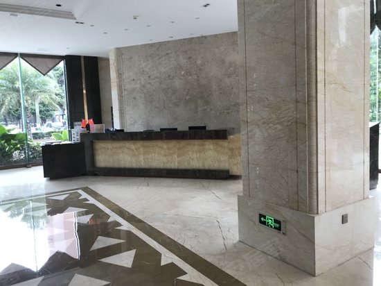 广州伊士丹顿酒店 