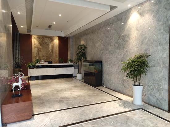 东朔商务中心(苗圃路) 