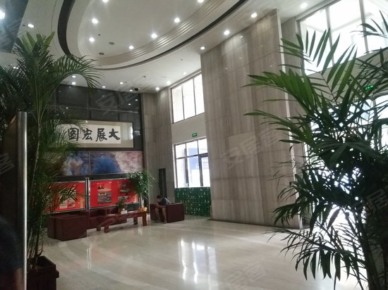 泉景鸿园商务大厦 