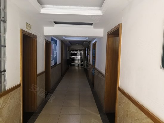 方正证券商住楼 