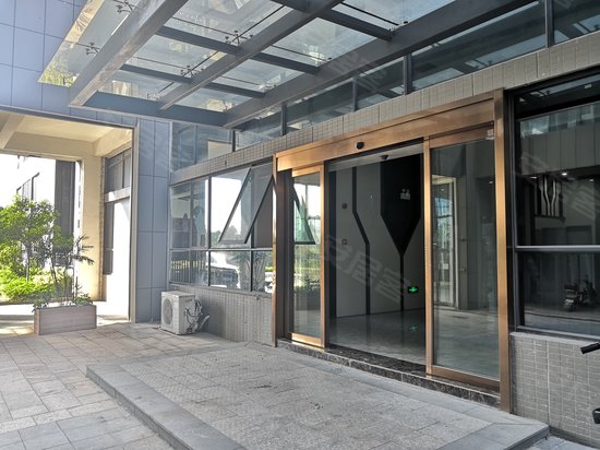 金霞跨境产贸城