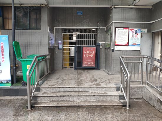 风情100国际公寓