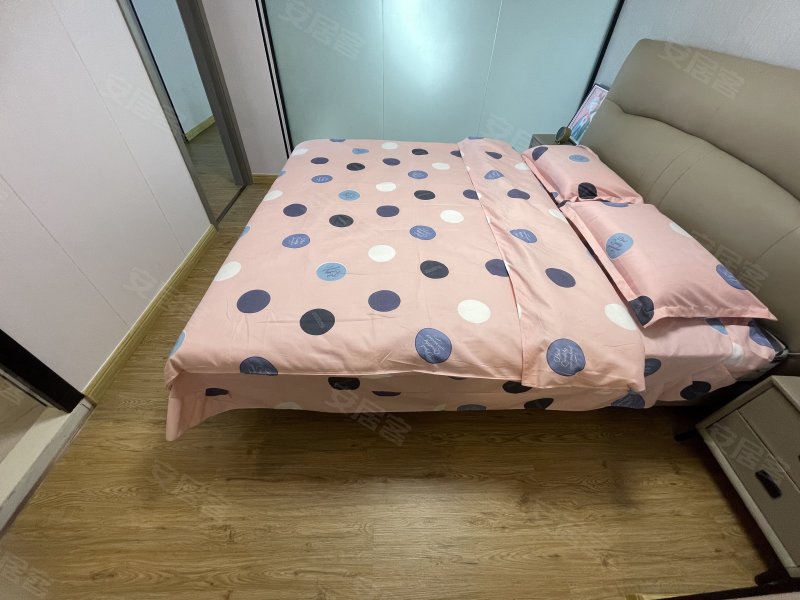 西置·瑀美福景4室2厅4卫84.99㎡南北42万