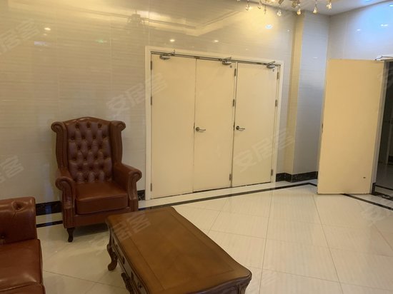 世茂湖滨首府B区(商住楼) 