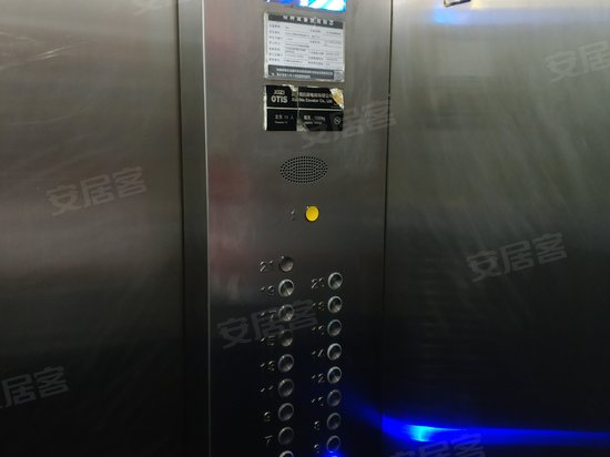 双冠南门商业广场 