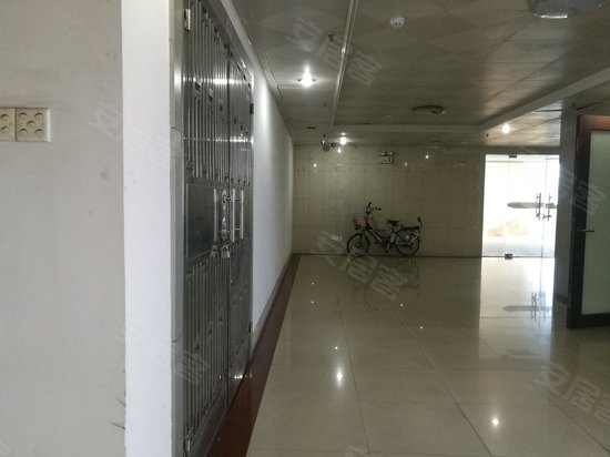 南海房地产发展大厦 