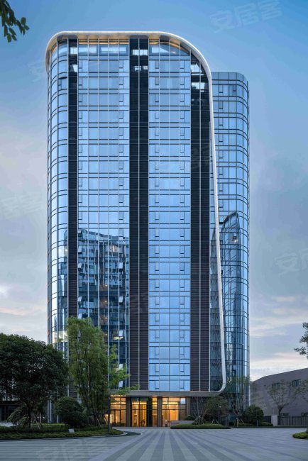 蓝光西环里鹏瑞利广场青羊万达旁边带平台