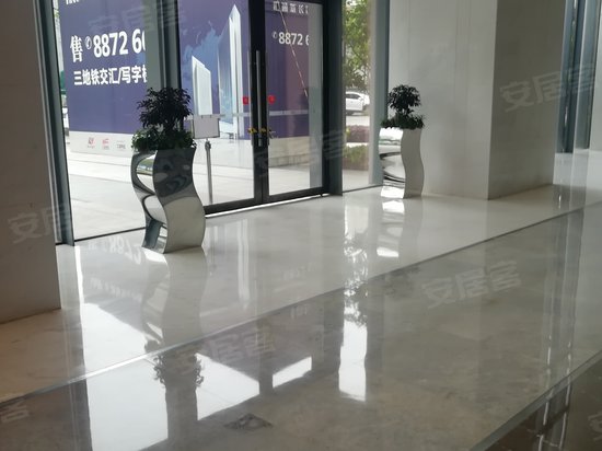 汇通新长江中心 