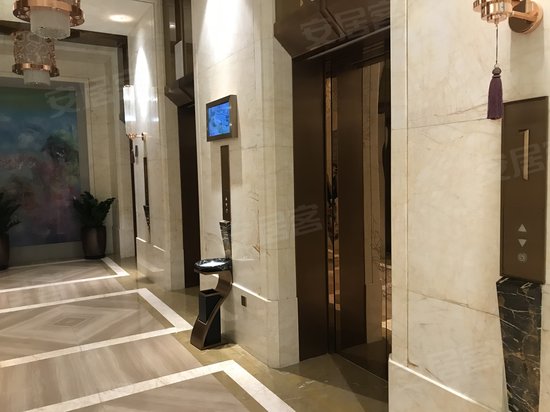 广州伊士丹顿酒店 