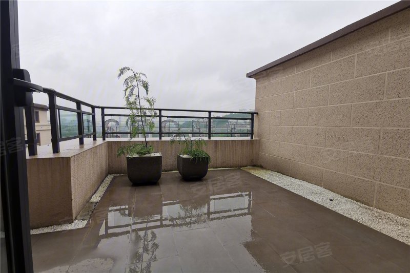 龙湖康田麓宸4室2厅3卫136㎡南219万