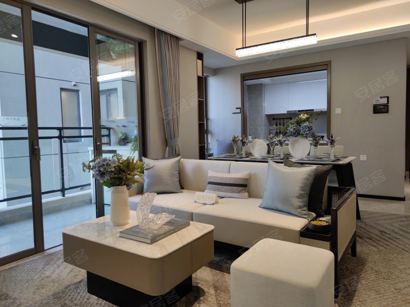 端午一口价70万 广佛保利城 地铁口400米 精装现楼