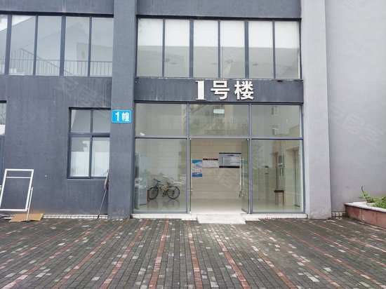 华雄两江时代产业园写字楼