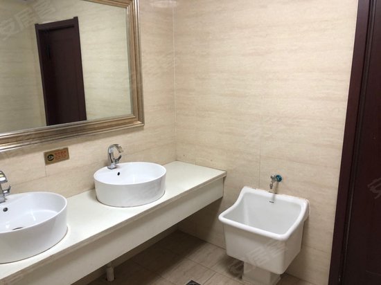 金贸银座商务大厦 