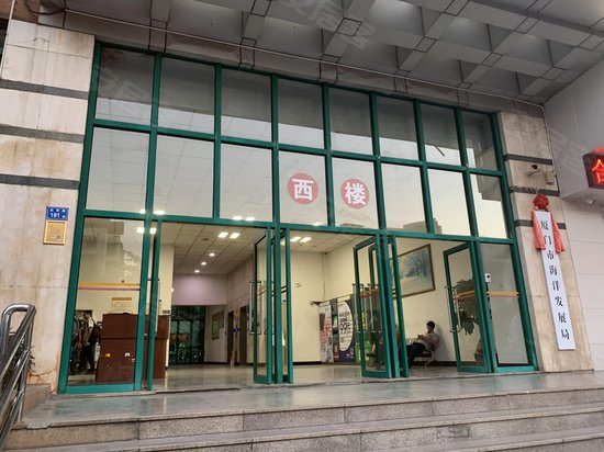 劳动力市场大厦 