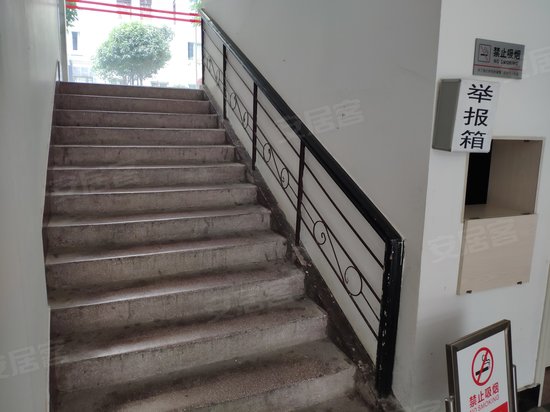 三峡都市报社综合楼 