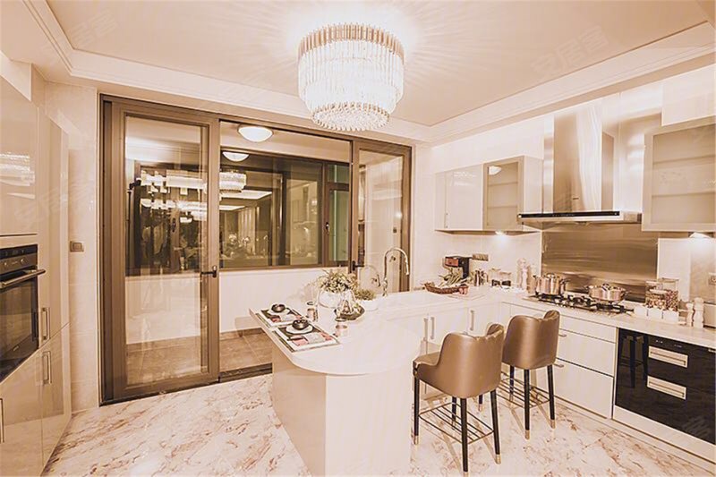 青岛星河湾5室3厅3卫277㎡南北720万