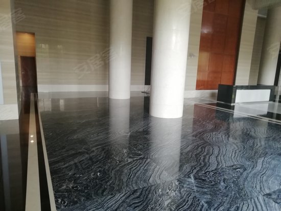 漕宝路161-163号商办综合楼 