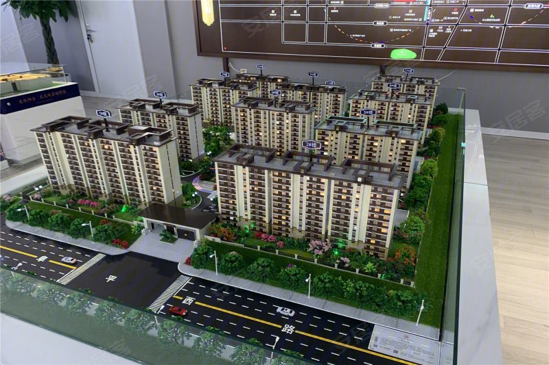 界群金宸府3室2厅2卫129㎡南84万