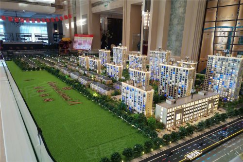 万华·曼陀花园,职业学院道南,辽河大街与霍林郭勒路交汇处 - 通辽