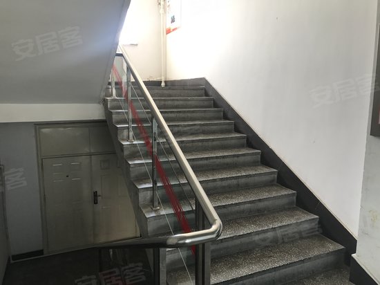 万易大学生创业大厦 