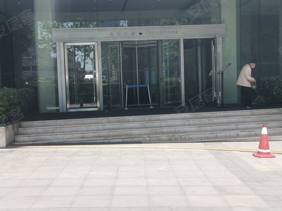 青岛香格里拉中心(商住楼) 