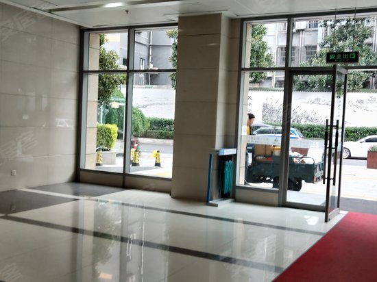 滨江新城市广场 