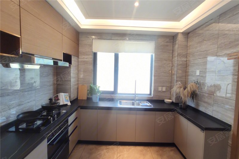 紫悦府(新房)3室2厅2卫139.15㎡南92万