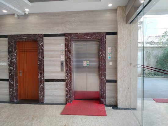 利西路102号办公楼 