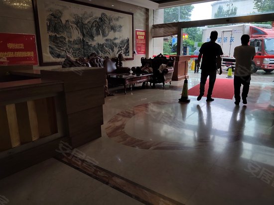 新一代国际公寓 