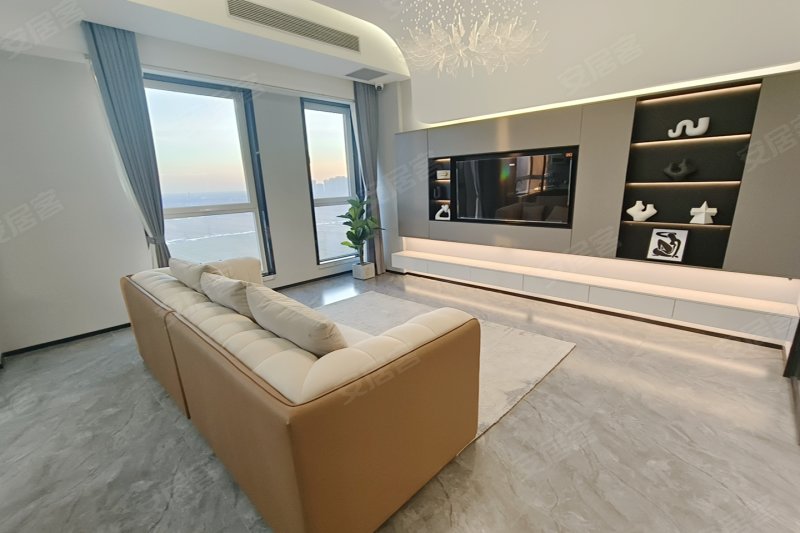 国贸东 的房子cbd模式 进京5 楼下万达广场,金燕soho二手房,87万,1室1