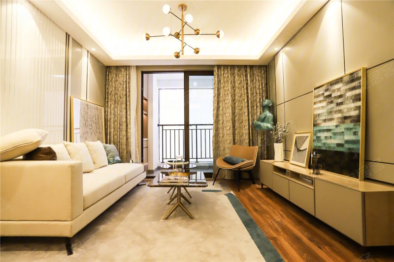 永旺旁 橡树澜湾 毛坯3房2厅2卫 136万好楼层