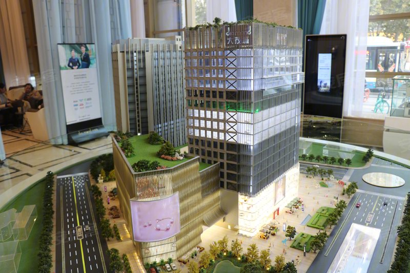 高新区丈八东路地铁口三室两厅一卫毛胚复试现房交付