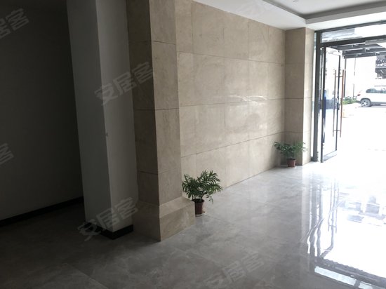 万华武林商务大厦 