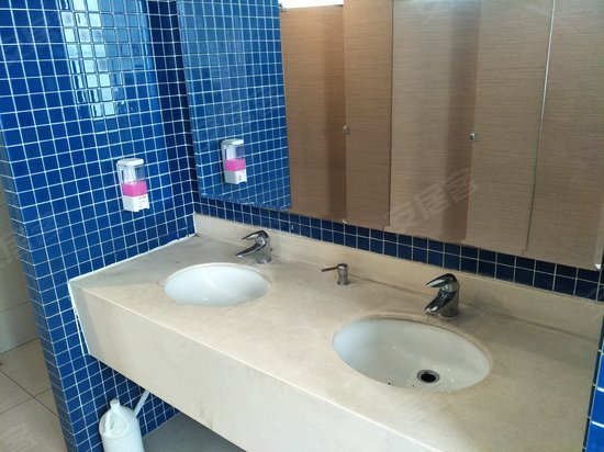 南里国际创展中心 