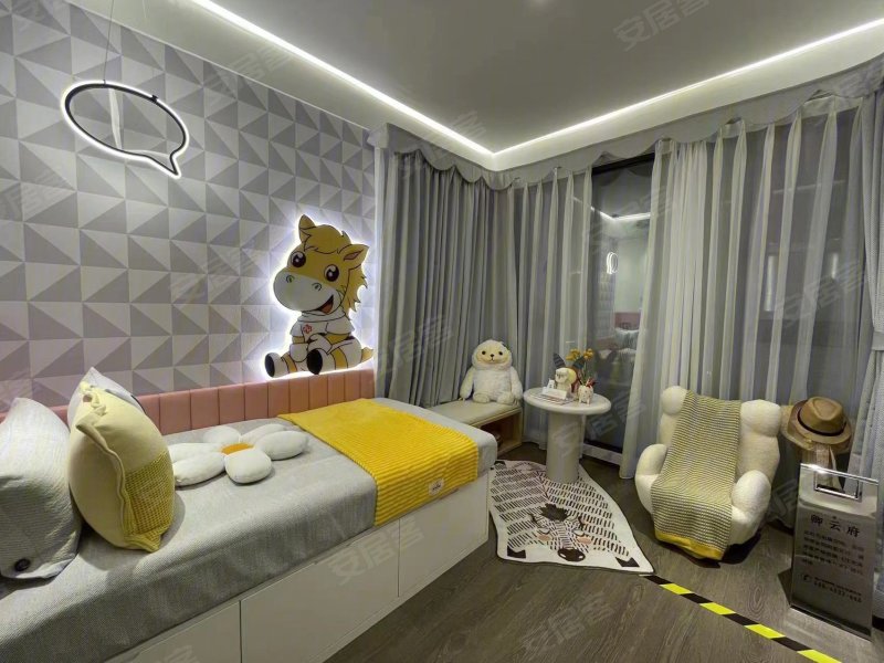 卿云府4室2厅143㎡215万二手房图片