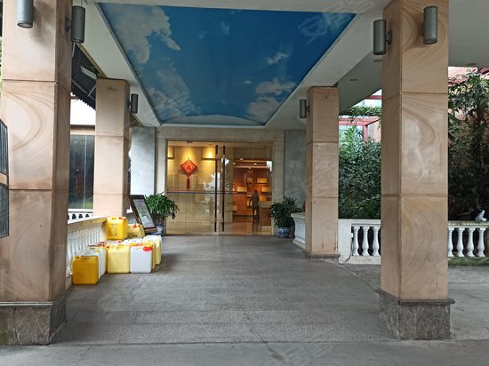 半岛游艇会酒店 