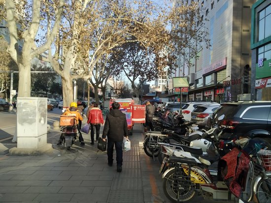 丹尼尔世纪广场 