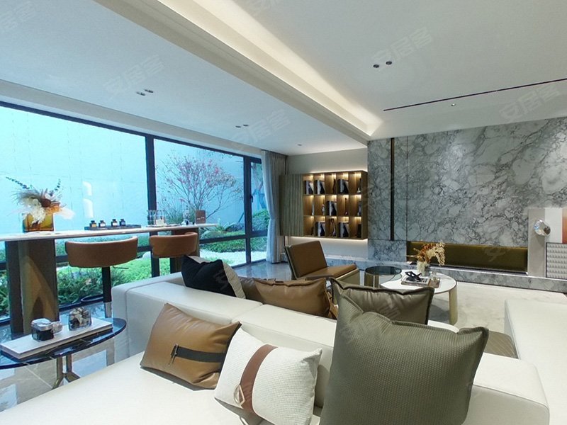 凤岭南央企保利冠江墅江景大平层双路东盟商圈